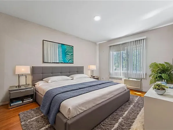 2726 East 27th Street image 13 of 29