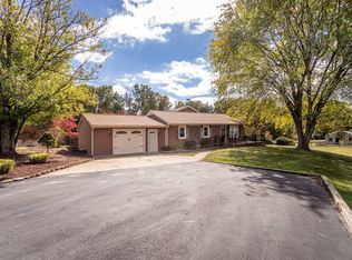 3002 Resort Dr, McGaheysville, VA 22840
