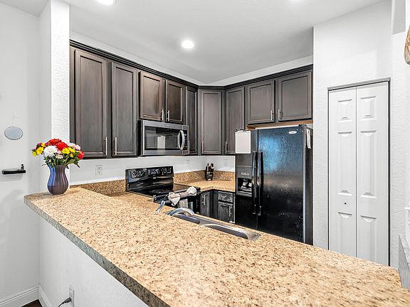 4th image of 364 Lake Monterey Circle