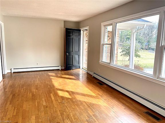 3rd image of 153 Edgewood Dr