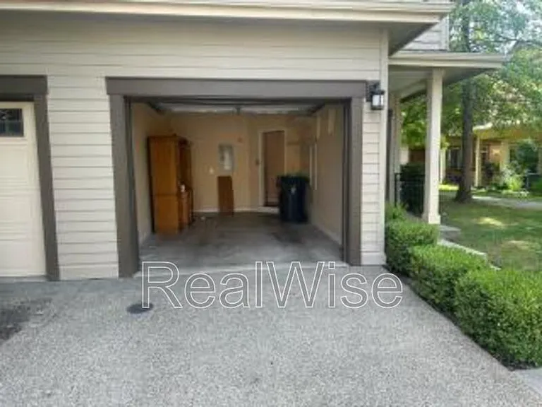1709 Softwood Way — Photo 32