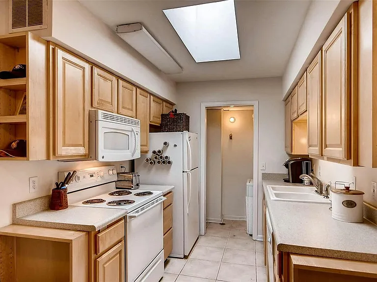 1825 Kendall St #312 — Photo 12