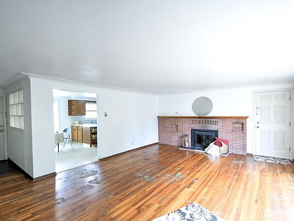 5th image of 4619 17th Avenue SE