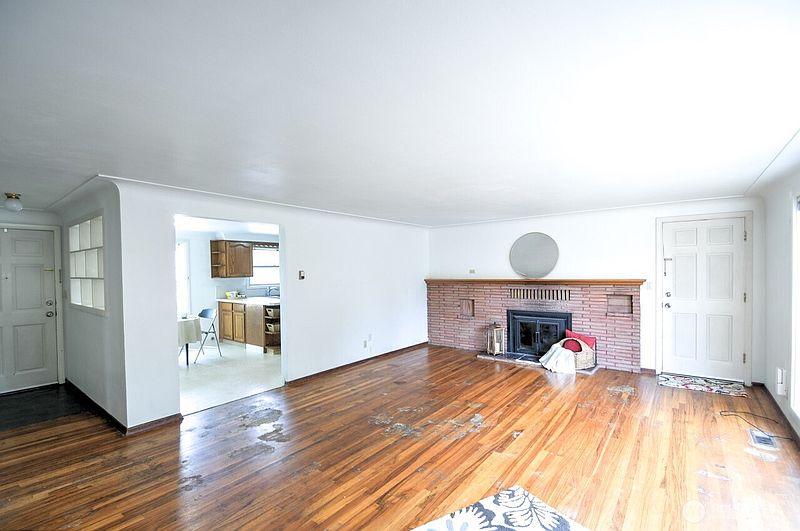 5th image of 4619 17th Avenue SE