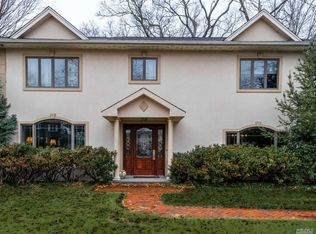 4 David Ct, Glen Cove, NY 11542