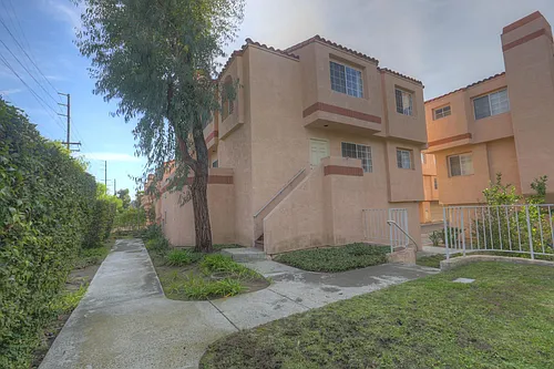3101 Plaza Del Amo Photo 1