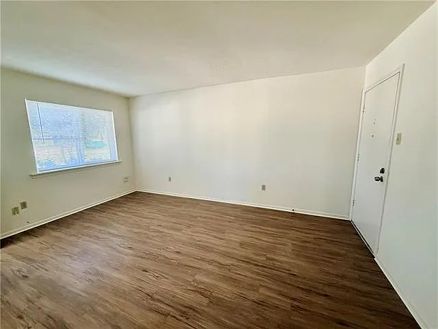 2316 Harvard Ave #105 — Photo 9