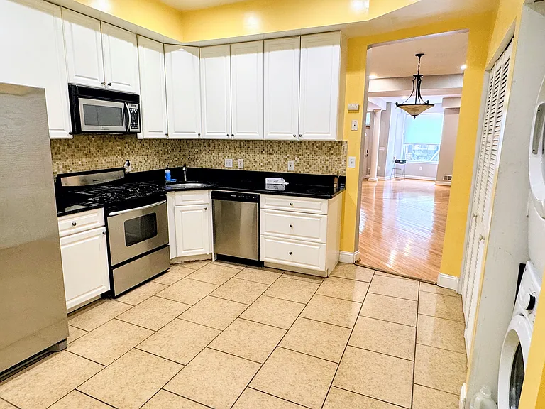 69 Florida Ave NW #1 — Photo 6