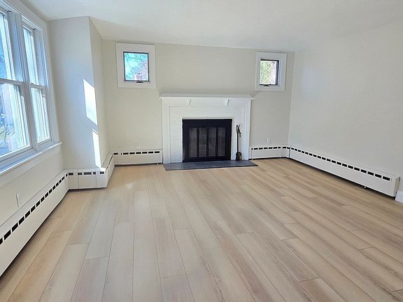 3rd image of 54 Tri St