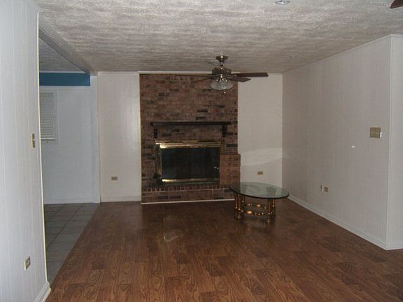 3rd image of 130 Westwood Dr