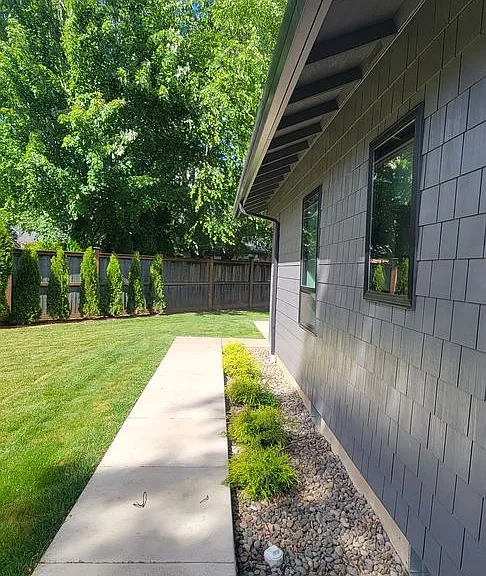 720 SW Tera Dr — Photo 18