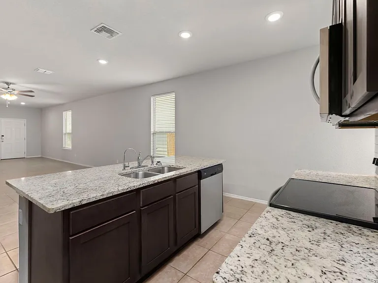 10019 Rancho Real Rd — Photo 8