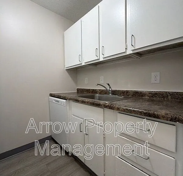 1111 E St #10 — Photo 1