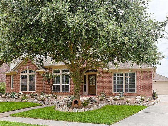 2nd image of 2315 Upland Park Dr