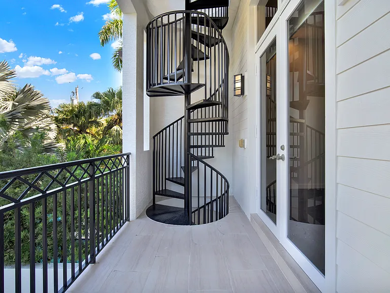 425 N Ocean Blvd #3 — Photo 41