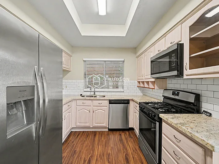 9127 Cypress Square Dr — Photo 15