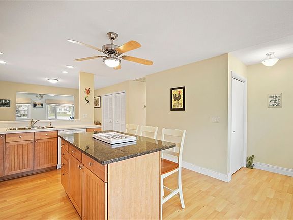 5th image of 107 Paula Dr
