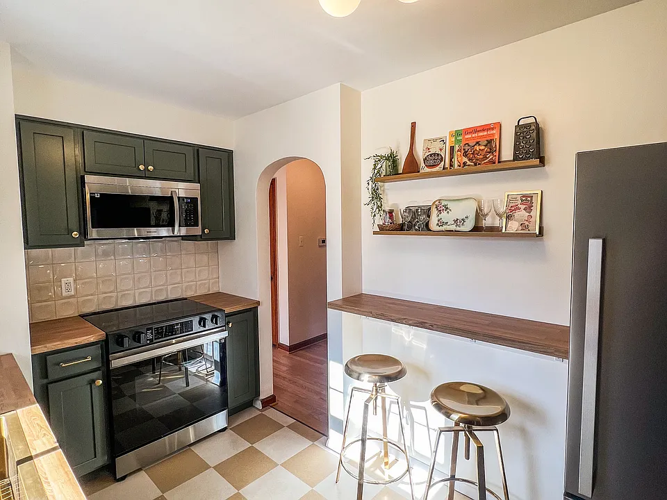 1304 Grand Ave