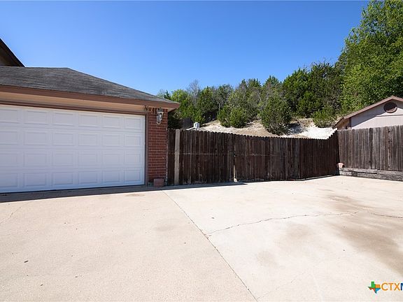 3rd image of 411 Juniper Cir