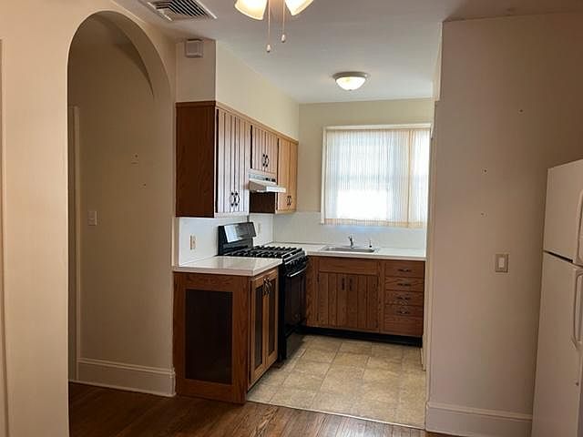 1st image of 37 Park Ave