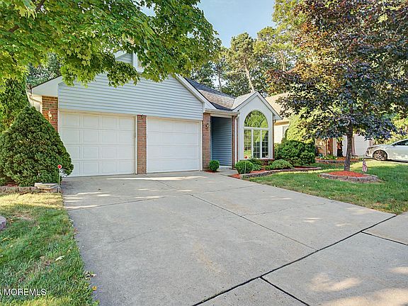 2nd image of 1505 Scholar Place