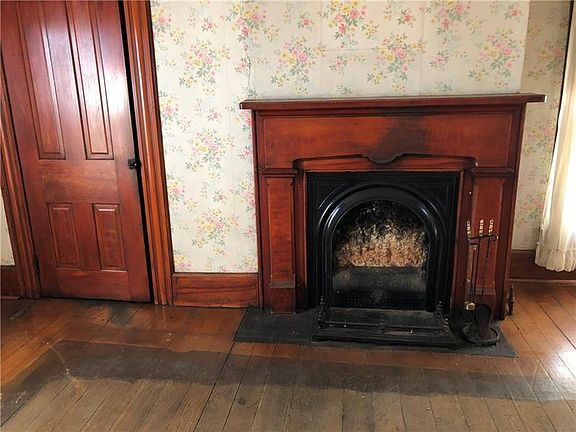 4th image of 333 Walnut Ave