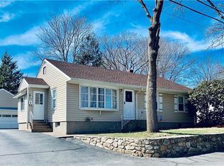 298 England St, Cumberland, RI 02864