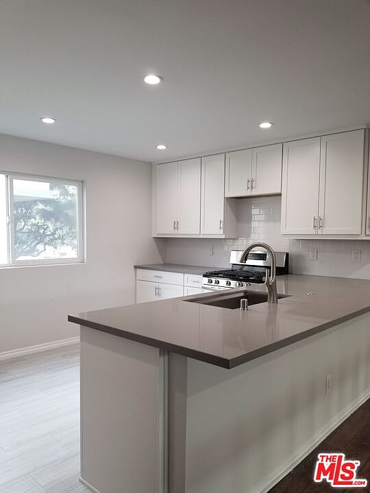 1st image of 4866 1/2 McConnell Ave