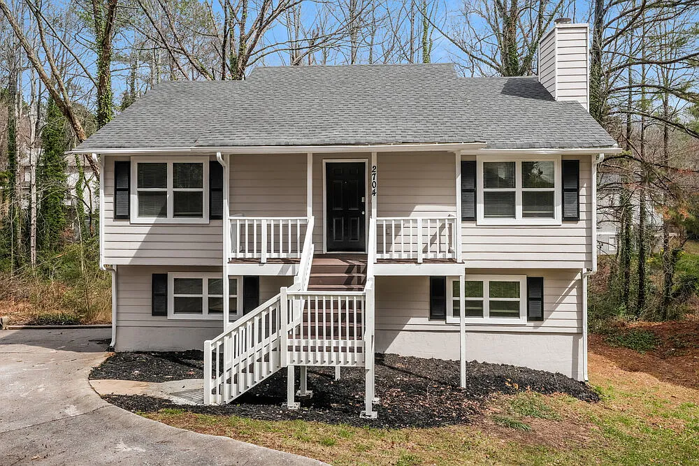 2704 Laurel View Dr photo 1