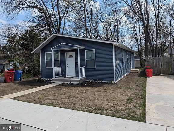 3rd image of 309 W Evergreen Ave