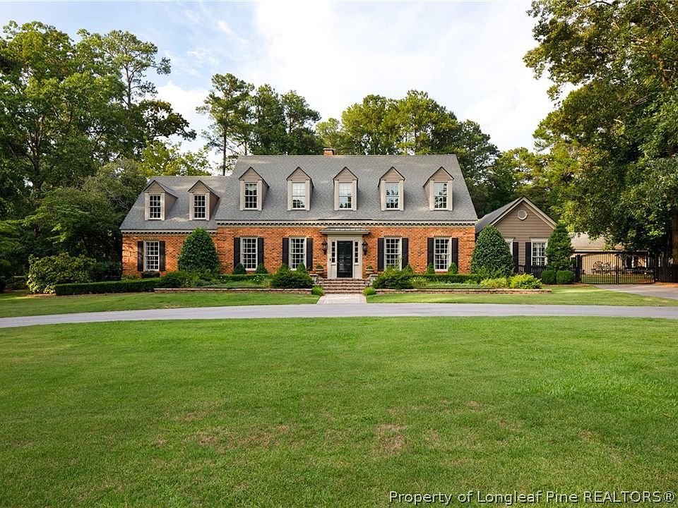 1st image of 2922 Skye Dr