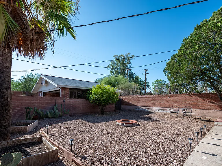 1732 N Campbell Ave — Photo 13