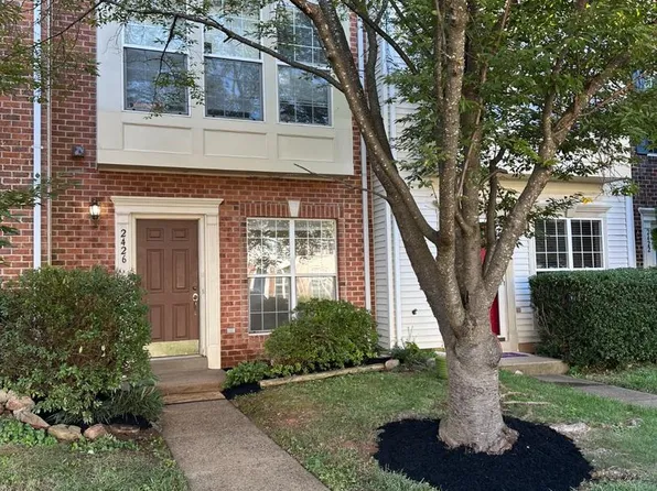 2426 Corn Crib Ct, Herndon, VA 20171