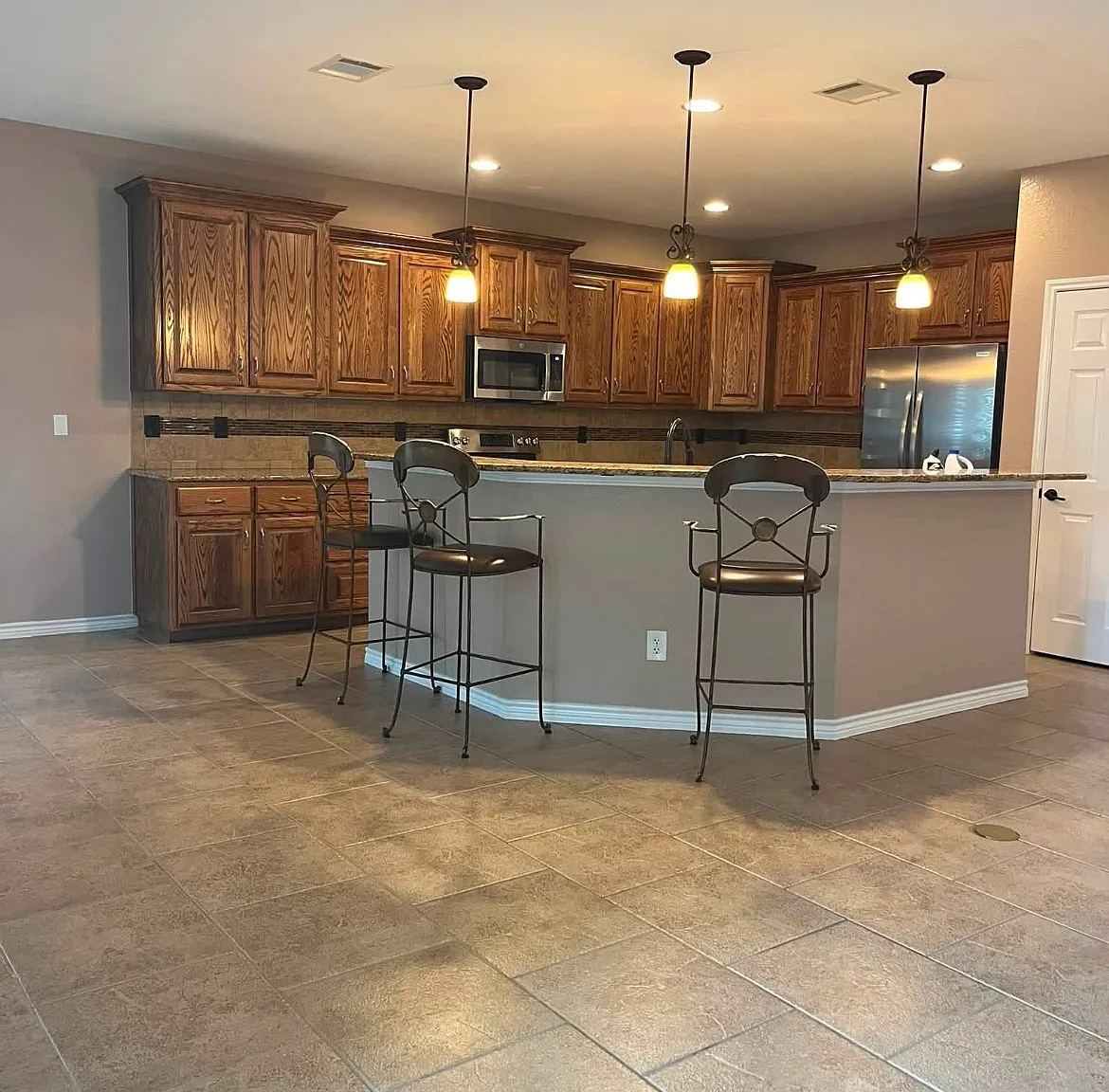 3 bed, 1628 sqft, $1,450 — Photo 3
