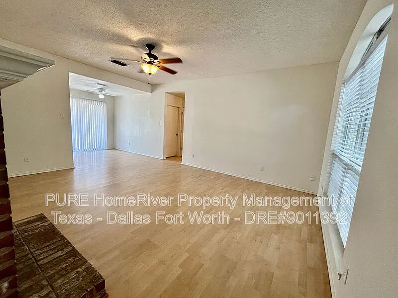3 bed, 2.0 bath, 1192 sqft, $1,725 — Photo 4
