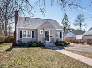 88 Delmont St, Manchester, CT 06042