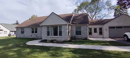 17565 W Wisconsin Ave Photo 1