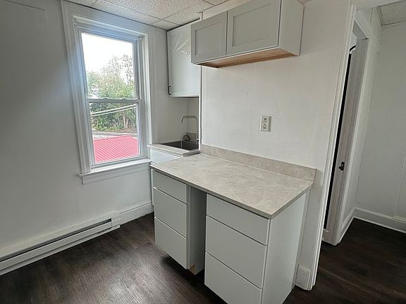 3rd image of 1226-1228 W Market St #3