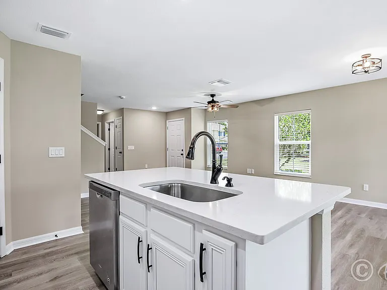 10831 Johanna Ave — Photo 8