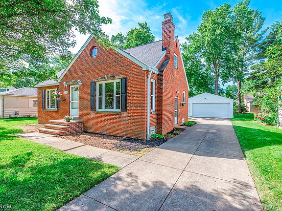 4th image of 23567 Belmont Dr
