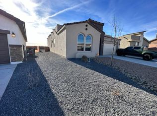 5208 Bullseye Rd, Rio Rancho, NM 87144