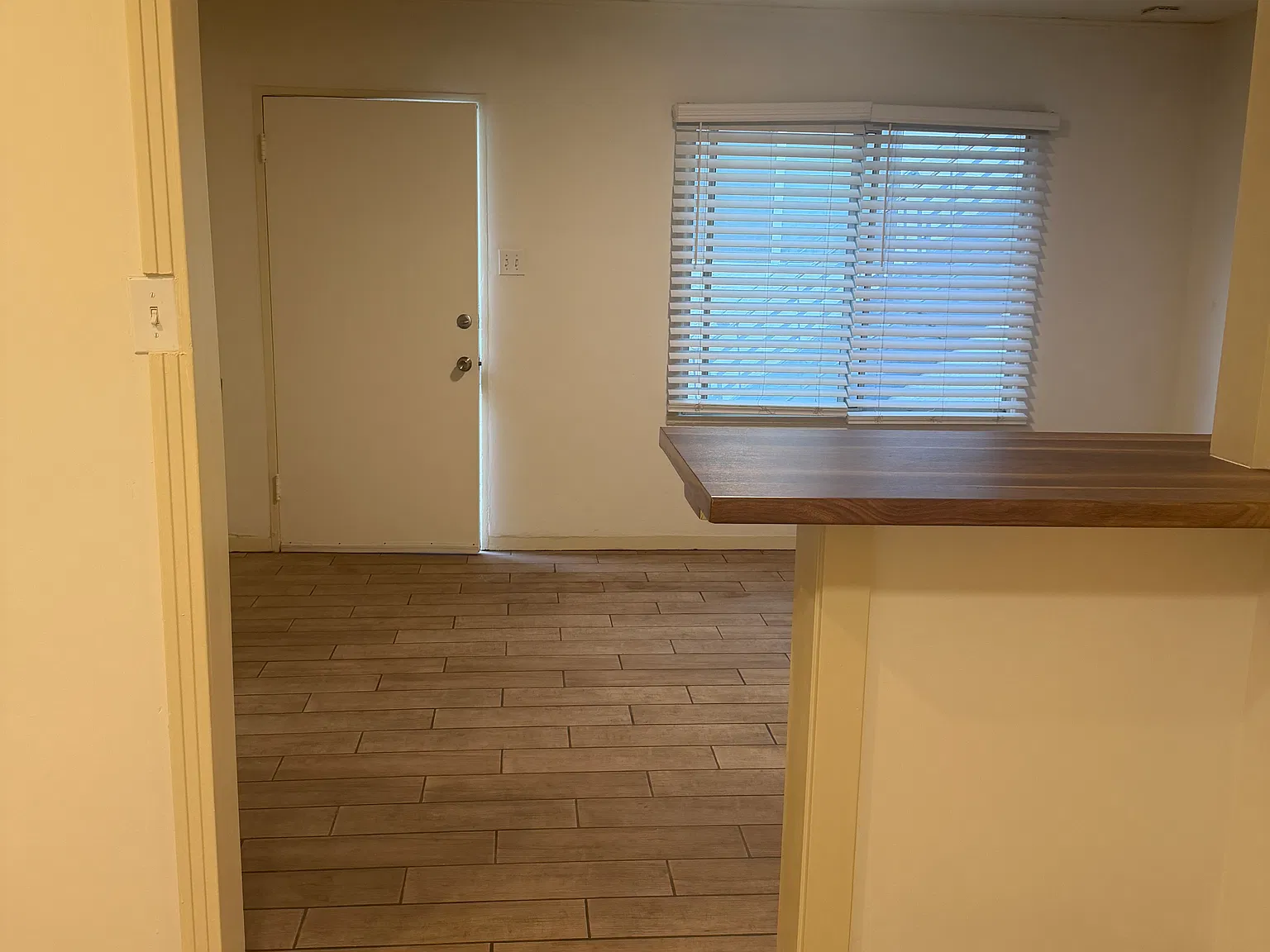 Studio, 400 sqft, $1,895 — Photo 4