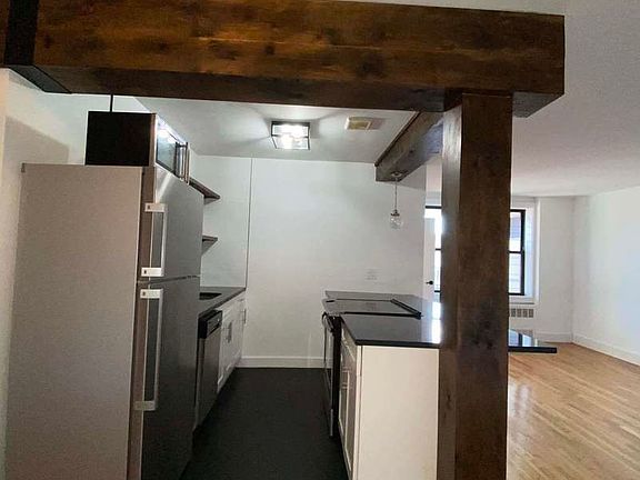 3rd image of 350 E 19th St APT 6