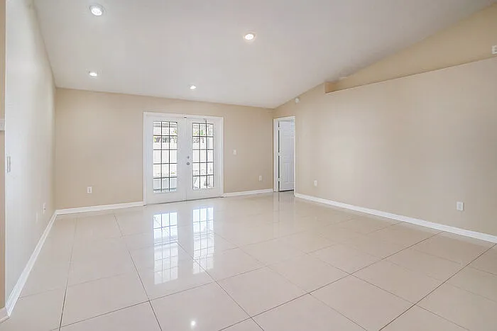 12712 Longcrest Dr — Photo 5