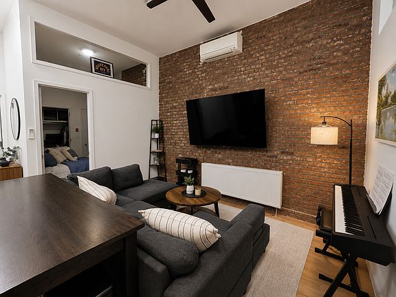 2nd image of 53 Pitt St APT 1