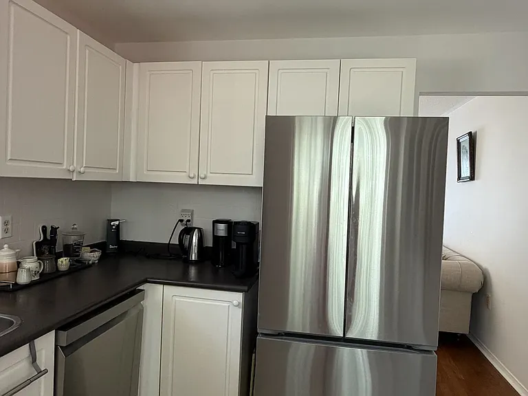 Taylor Dr — Photo 3