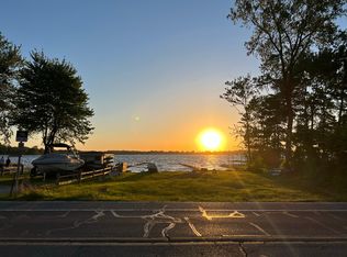 1503 E Lake Dr, Novi, MI 48377