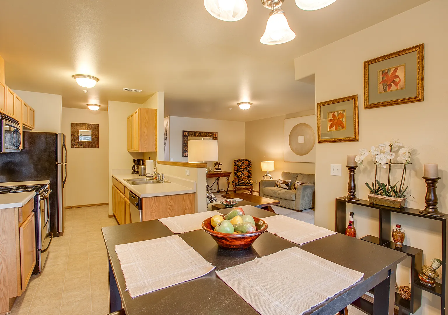 Parkside Condos — Photo 3