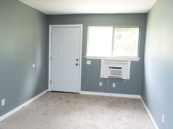 3rd image of 611 S Lovell Ave Unit 611