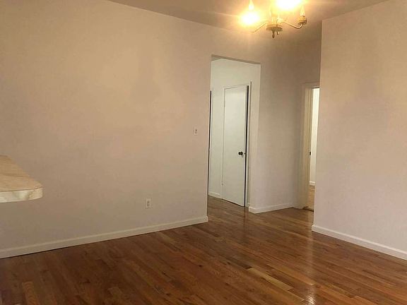 5th image of 338 Bedford Ave #2